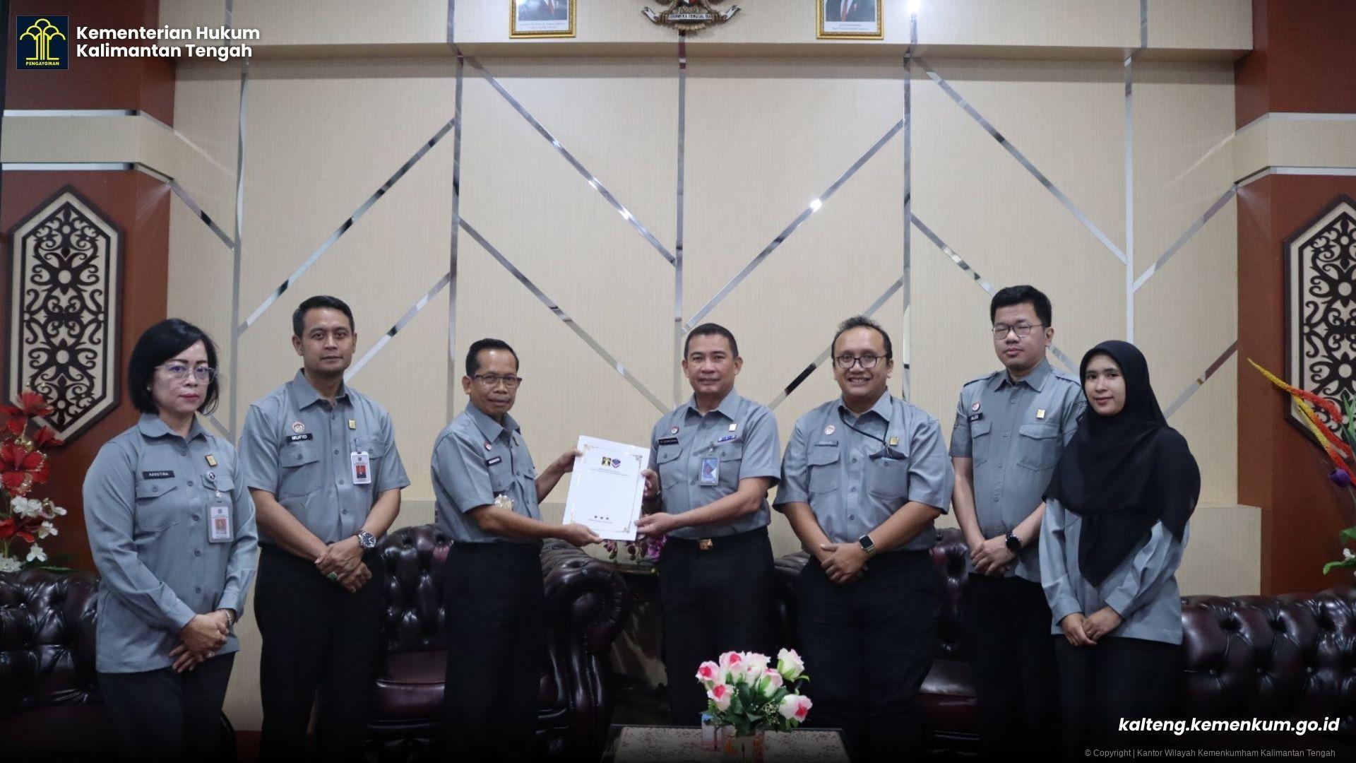 itjen_awas_hukum_1.jpg