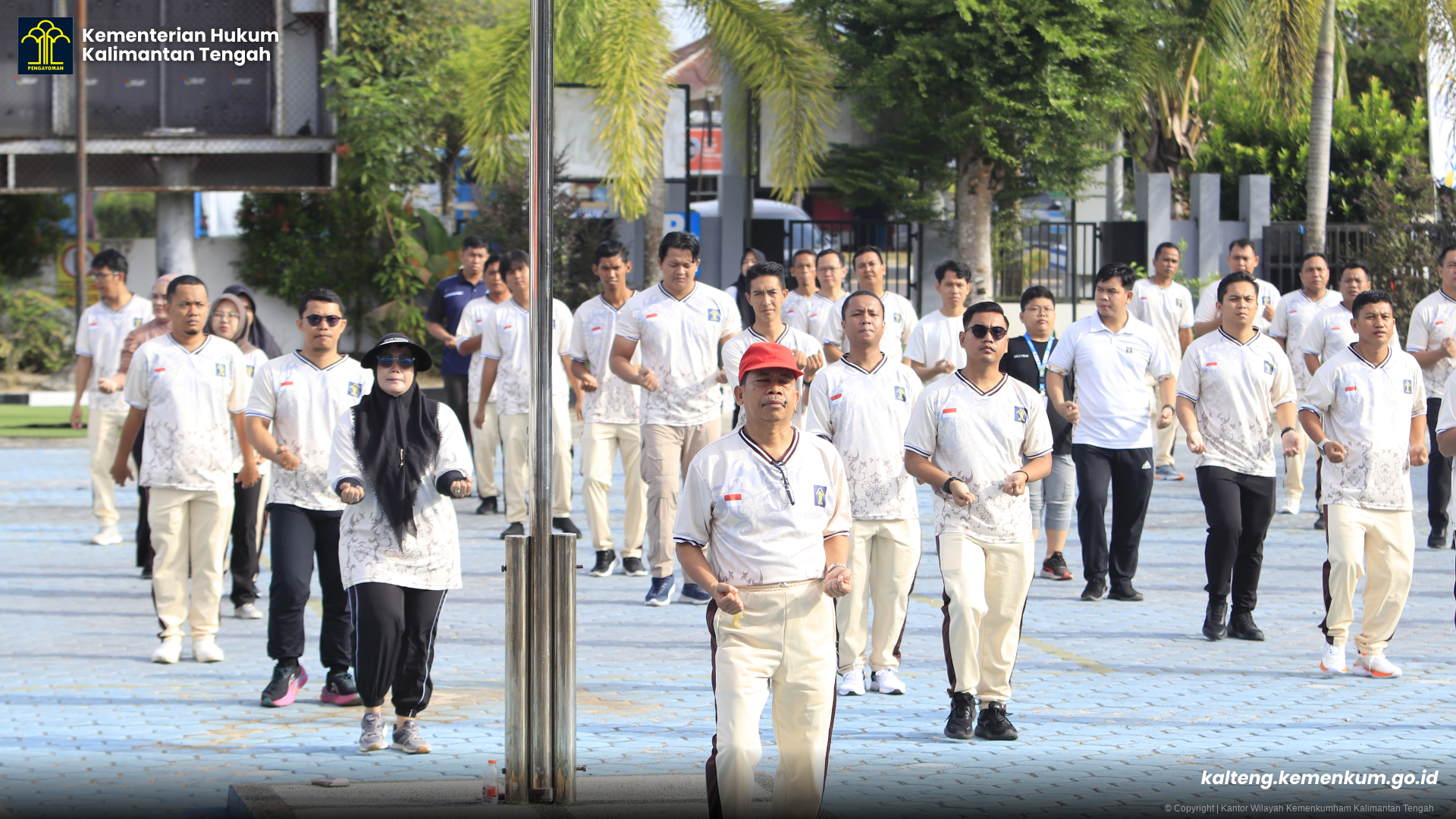 Senam Pagi Bersama, Kanwil Kemenkum Kalteng dan Kanwil HAM Kalteng Kompak Jaga Kebugaran Pegawai